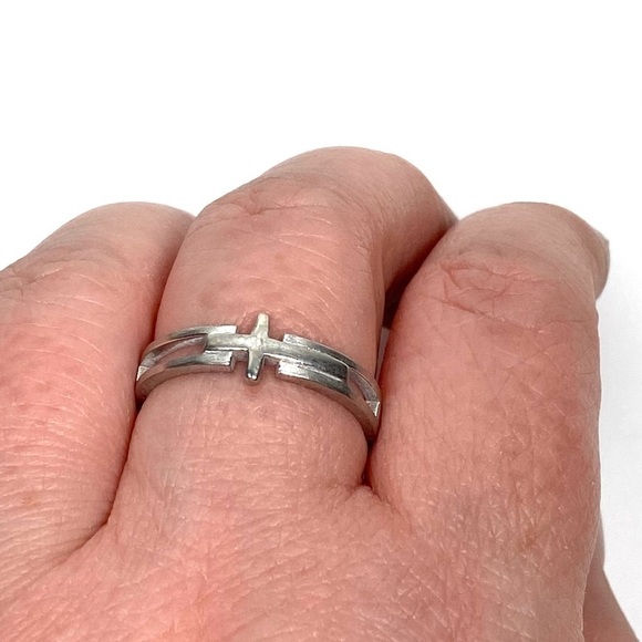 925 Ring Women’s Men’s Unisex Cross Religious Band 8.75 Sterling Silver - Picture 5 of 10